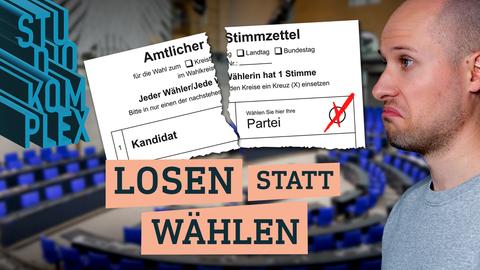 Auf der rechten Seite des Bildes sieht man das Profil des Hosts. Der Host blickt fragend auf den durchgerissenen Wahlzettel in der Mitte des Bildes auf dem schon ein Wahlkreuz gemacht wurde.