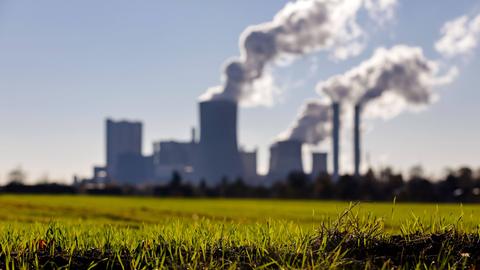 Das Kraftwerk Niederaußem von RWE