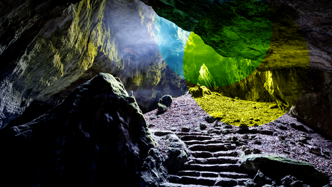 Ansicht der Blauen Grotte in der Einhornhöhle im Harz