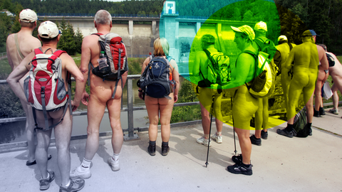 Eine Gruppe nackter Wanderer in Wippra