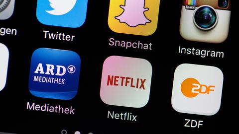 Streaming-Apps auf einem iPhone (ARD Mediathek, Netflix, ZDF)