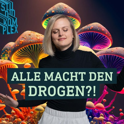 Die Hostin hat die Augen geschlossen und scheint in Trance zu sein. Im Hintergrund fliegen bunte Drogenpilze