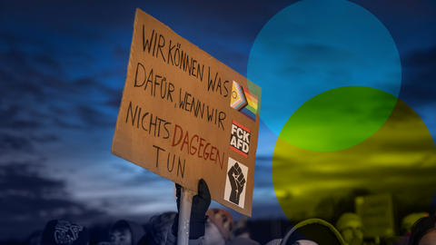 Schild auf einer Demonstration: "Wir können was dafür, wenn wir nichts dagegen tun - fck afd"