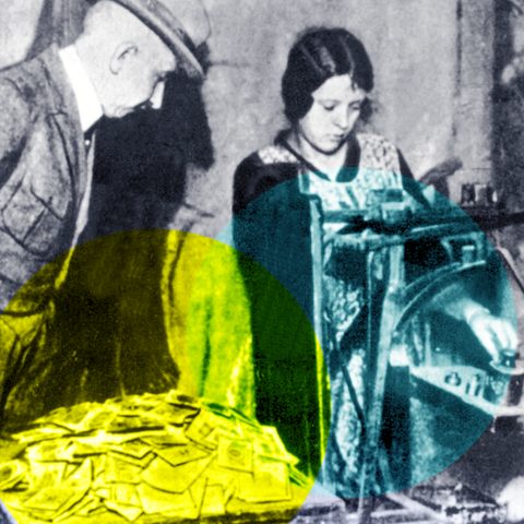 Geldscheine, die während der Inflation nur noch Makulatur waren, werden im Jahr 1923 abgewogen. 
