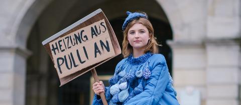 Modeaktion „Dicke Pullis“ der Hochschule Hannover in Kooperation mit der Landeshauptstadt. Sie wirbt für mehr Klimaschutz und Energieeinsparung.