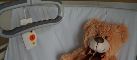 Teddy auf Krankenbett