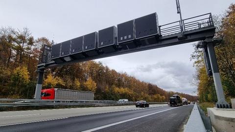 Messbrücke am Elzer Berg an der Autobahn A3