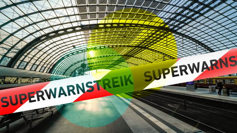 Absperrband mit der Aufschrift "Superwarnstreik" am Berliner Bahnhof (Fotomontage)